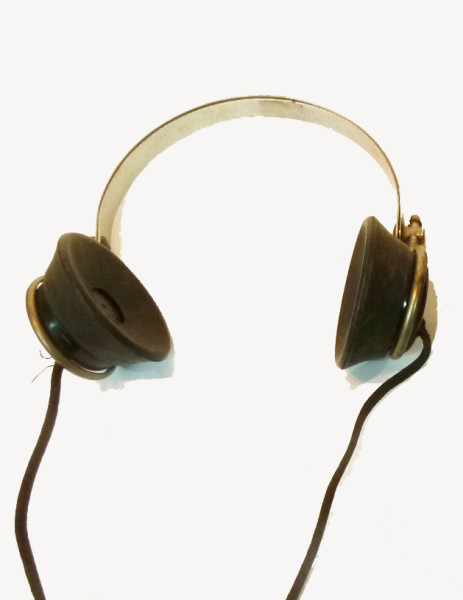 2: Vintage Radio Receiver Headphones