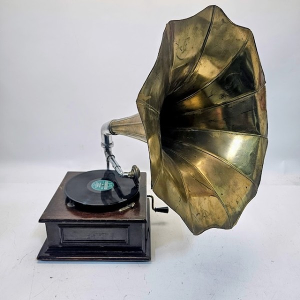 2: Vintage Gramophone