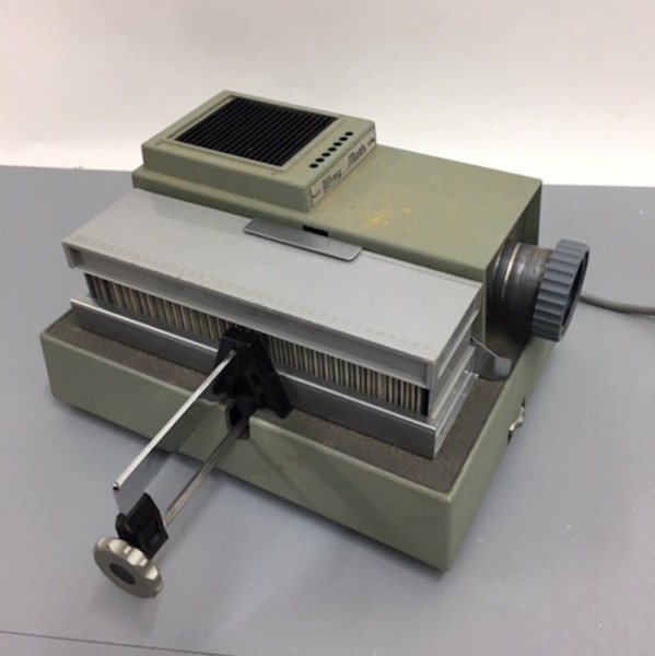 2: Fully Working Wray Moth 35mm Slide Projector