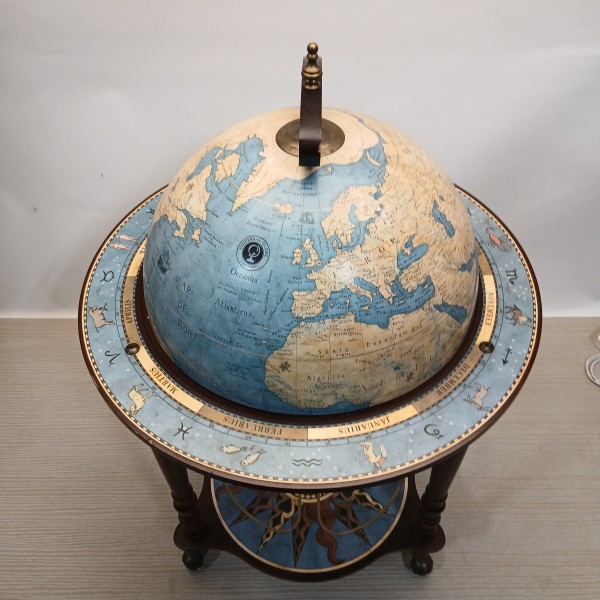 6: Vintage Globe Drinks Trolley - Blue