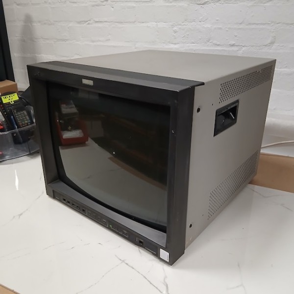 2: JVC Monitor (18