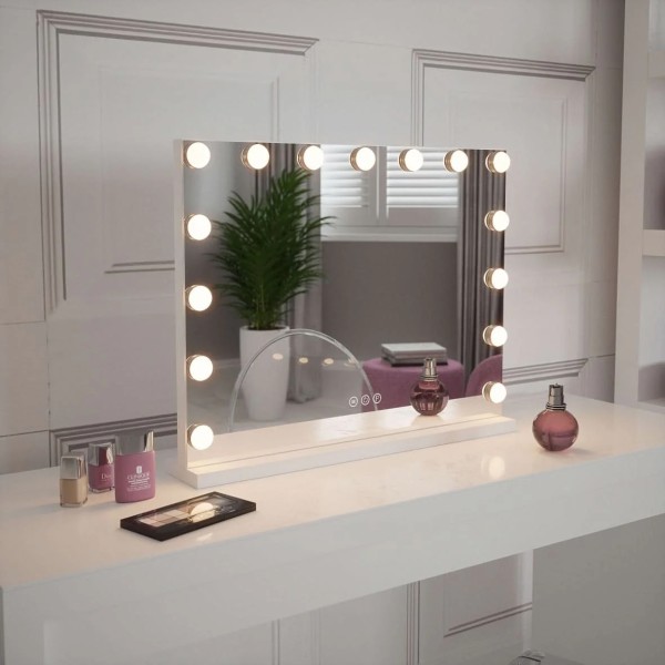 2: Hollywood Make Up Mirror (58cm x 46cm)
