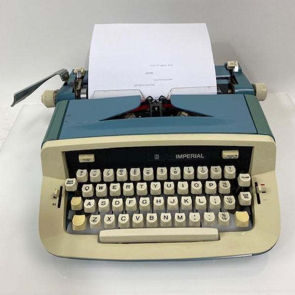 1: Fully Working Imperial Typewriter