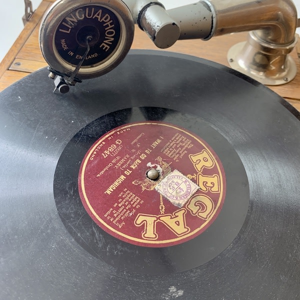 5: Vintage Gramophone (Non Practical)