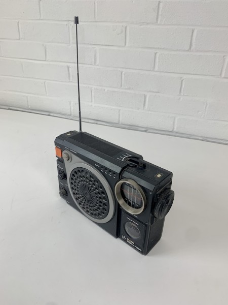 4: Bush Sigma Four Radio (Non Practical)