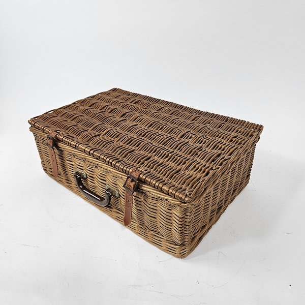 3: Vintage Picnic Wicker Basket