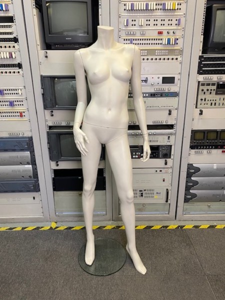 1: Gloss Female Headless Mannequin