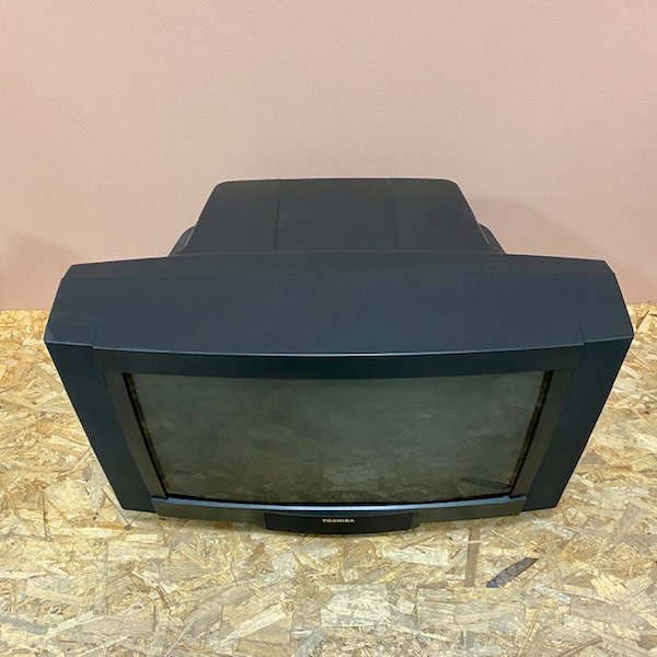 5: Fully Working Retro Colour Toshiba TV (26