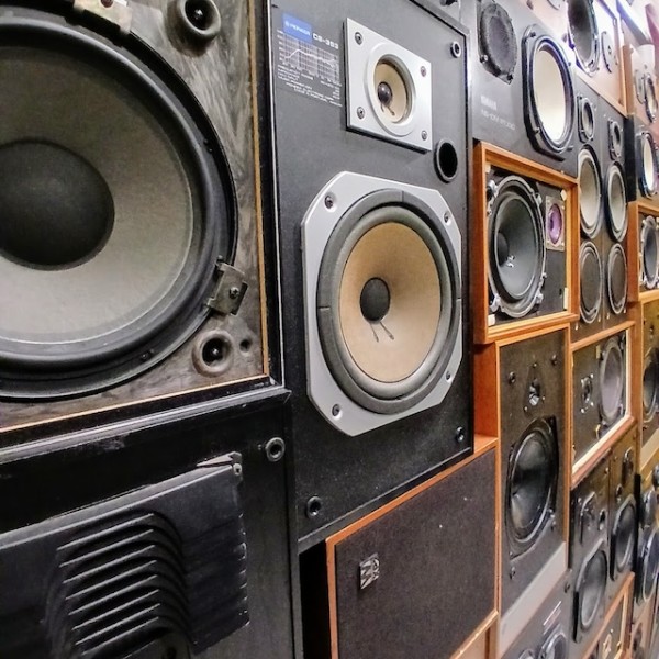 5: Large Wall Of 39 Retro Speakers (Non Practical)
