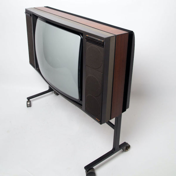 4: Fully Working Colour Bang & Olufsen BeoVision TV With Stand