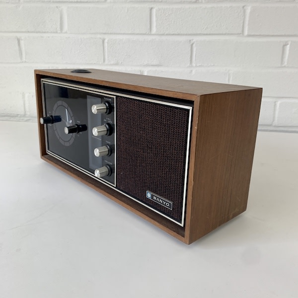 1: Vintage Electric Radio/Alarm Clock (Non Practical)