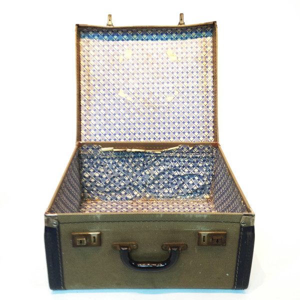 1: Small Patterned with Blue Trim Travel Case