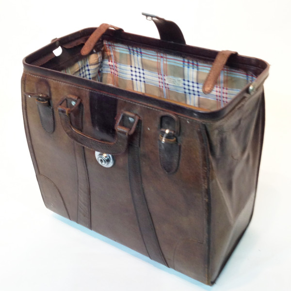 3: Brown Leather Doctors Open Top Case