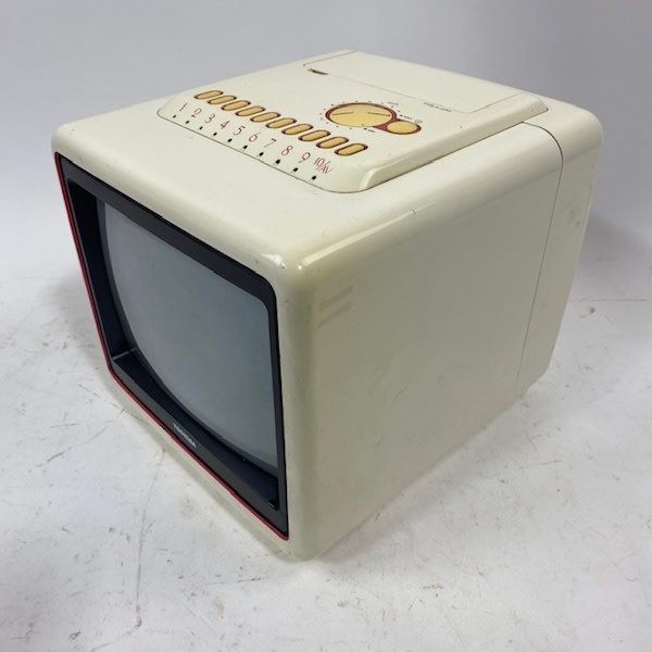 3: Fully Working Cream Toshiba Colour Mini TV (9.5
