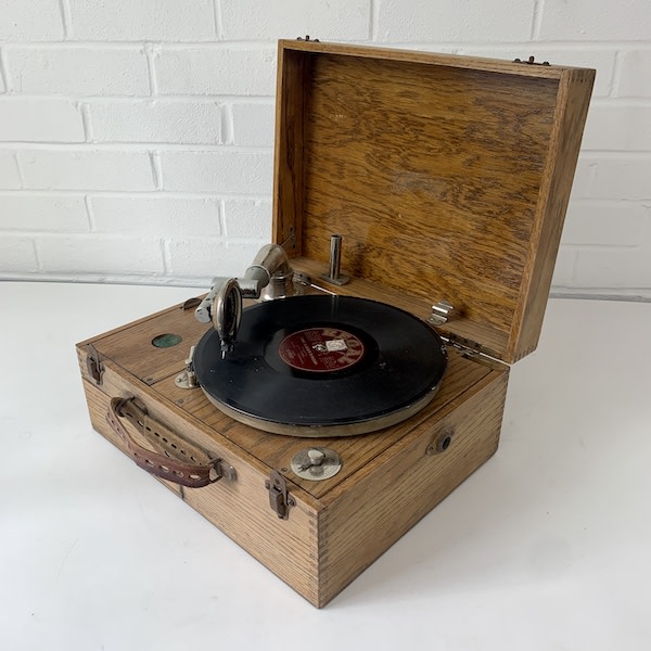 2: Vintage Gramophone (Non Practical)