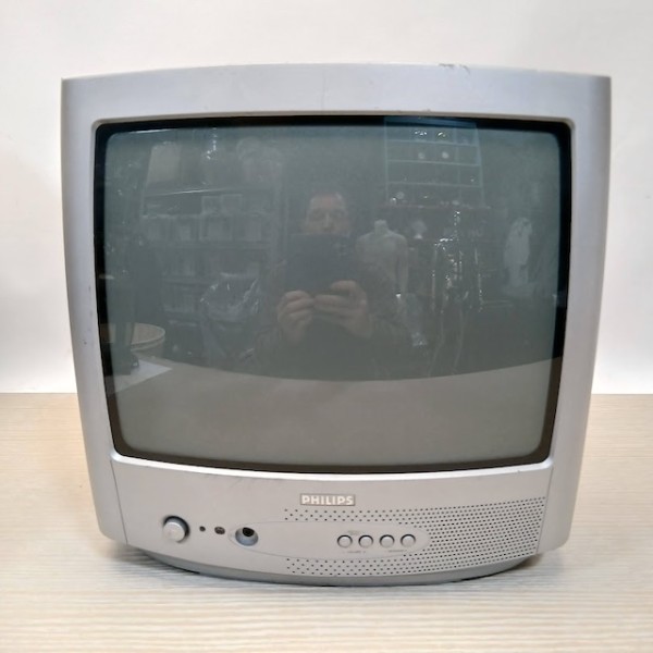 4: Fully Working Philips Colour TV (14