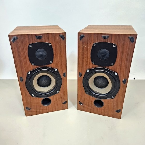 1: Castle Acoustics (Trent) Wooden Cased Speaker (Non Practical)