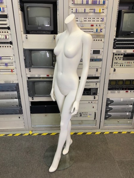 5: Female Headless Mannequin