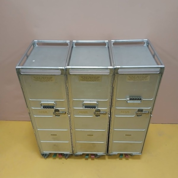 6: American Airlines Silver Service Trolley