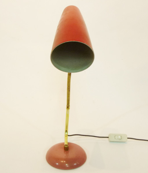 3: Red Posable Desk Lamp (Non Practical)