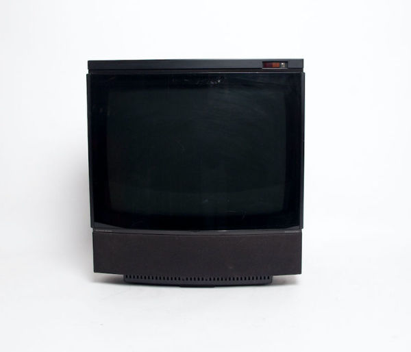 3: Fully Working 1980's Colour Bang & Olufsen BeoVision TV