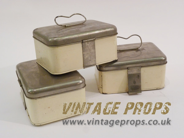 2: 1950's Picnic Tins