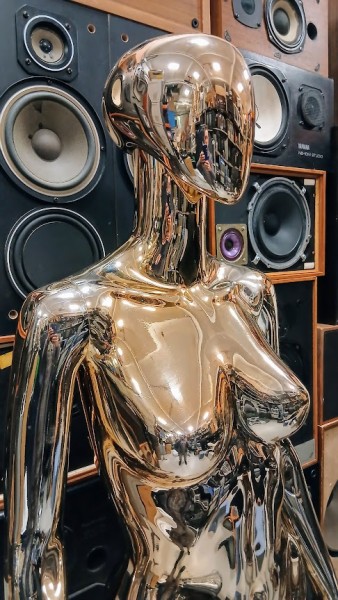 2: Light Gold Female Mannequin