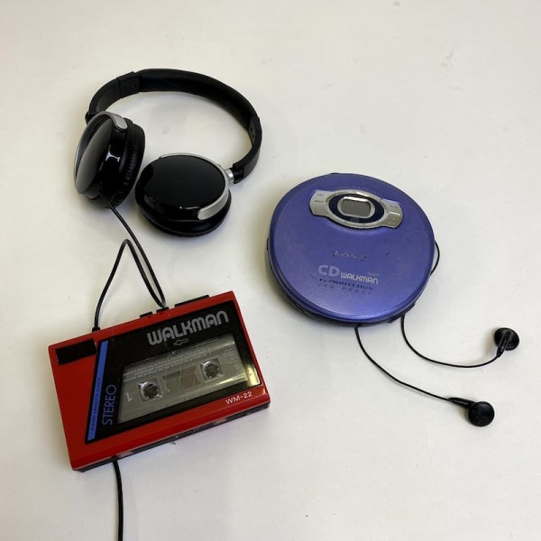 3: Red 1980's Walkman & Headphones (Working)