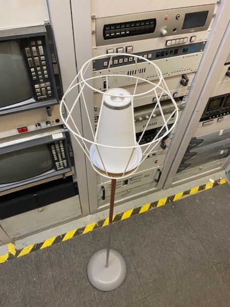 3: Contemporary Wireless Floor Lamp (Working)