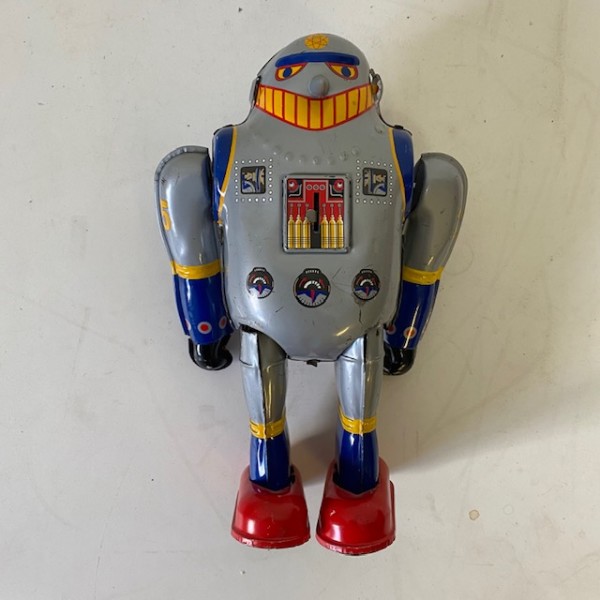 3: Retro Tin Toy Robot