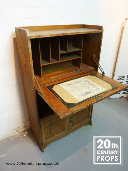 1: Oak Bureau