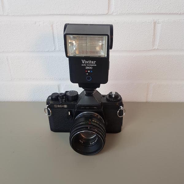 5: Chinon CM-3 Paparazzi Camera With Working Flash Unit