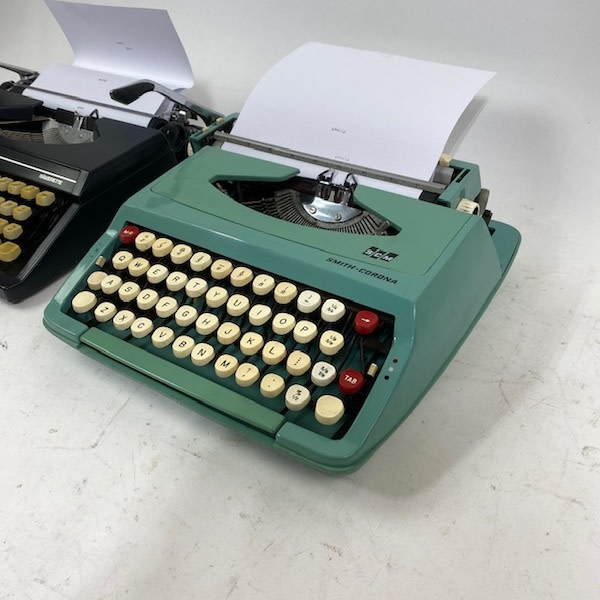 3: Fully Working Smith-Corona SCM Typewriter