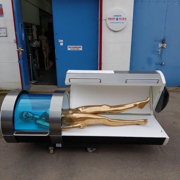 10: Futuristic Space Themed / Bio-Chemistry Body Scanner