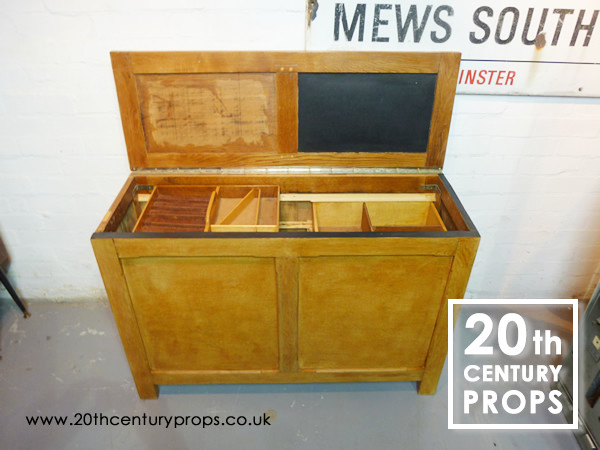 1: Oak Storage Unit With Sliding Trays