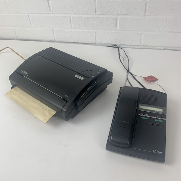 4: Dialatron Fax 2000M Fax Machine