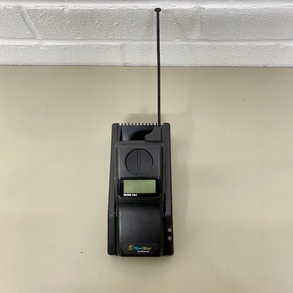 5: Vintage Motorola Movistar Mobile Phone (Non Practical)