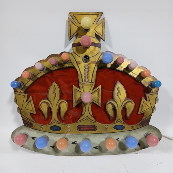 2: Illuminated Royal Crown