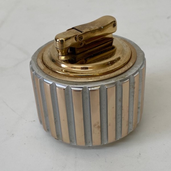 1: Retro 1960's / 1970's Cigarette Lighter