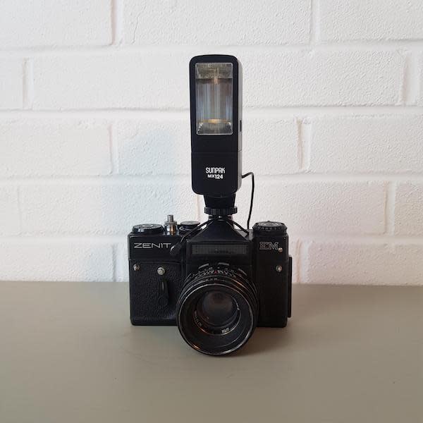 5: Zenit EM Paparazzi Camera With Working Flash Unit