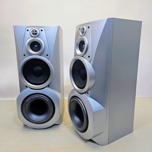 3: Large Working Silver Retro Speaker