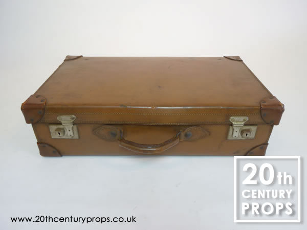 1: Vintage leather suitacse