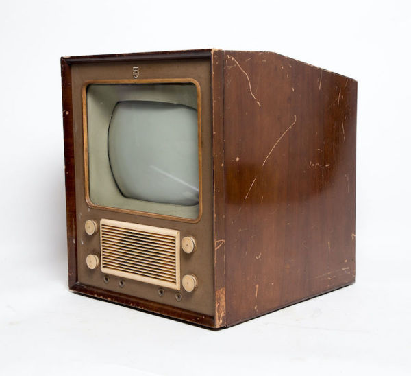 4: Non Practical Vintage Philips TV With Wooden Casing