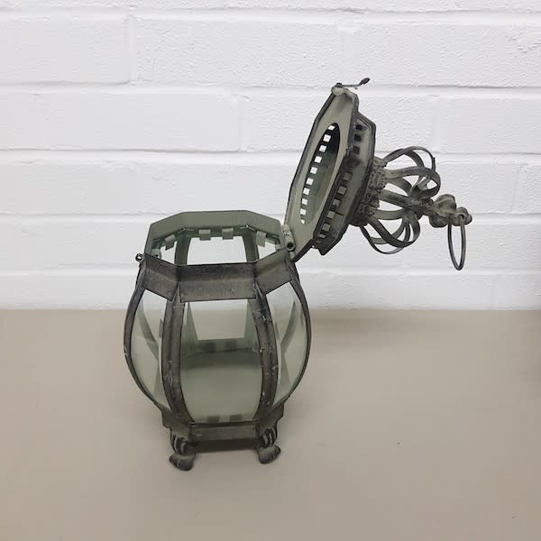 2: Decorative Antique Lantern