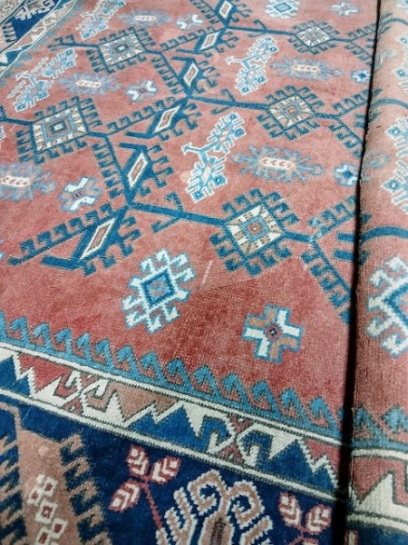 3: Traditional Vintage Rug