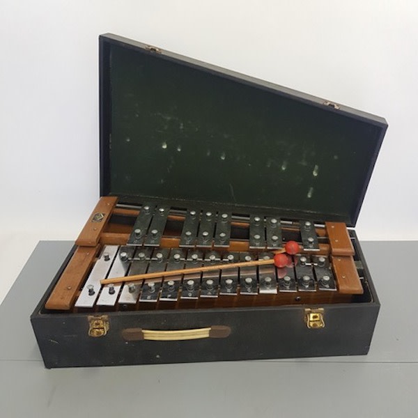 1: Glockenspiel In Case With Pair Of Beaters