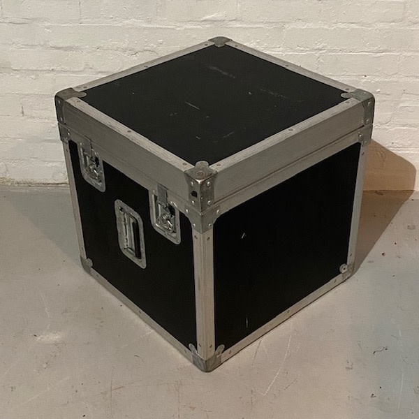 2: Medium Square Flight Case