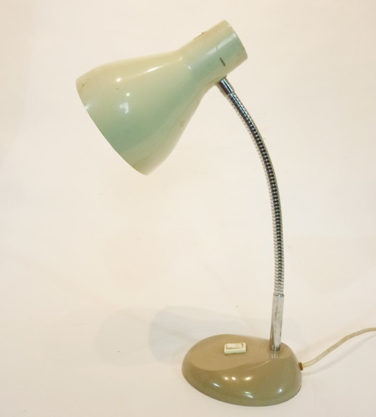 1: White Posable Desk Lamp (Working)