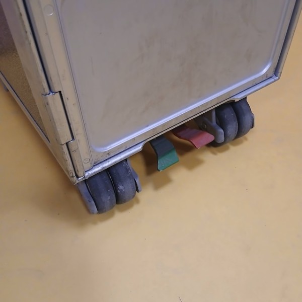 4: American Airlines Silver Service Trolley