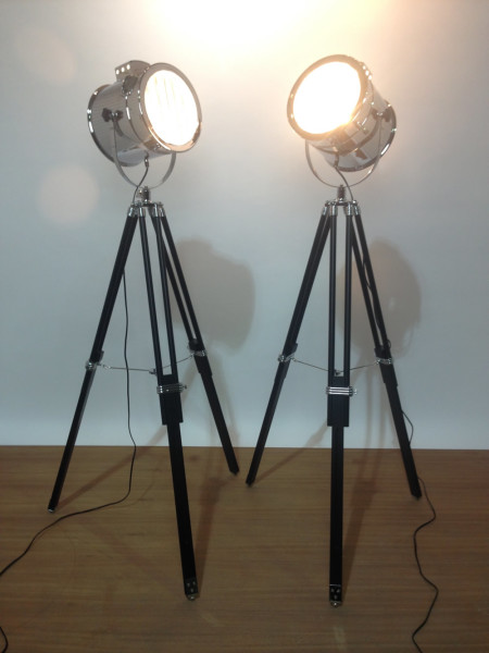 6: Modern Glamour Polished Chrome Spotlight (Working)